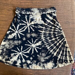 Dark brown and beige tie dye swing skirt, 20” (to my knee, I’m 5’ 5”), medium